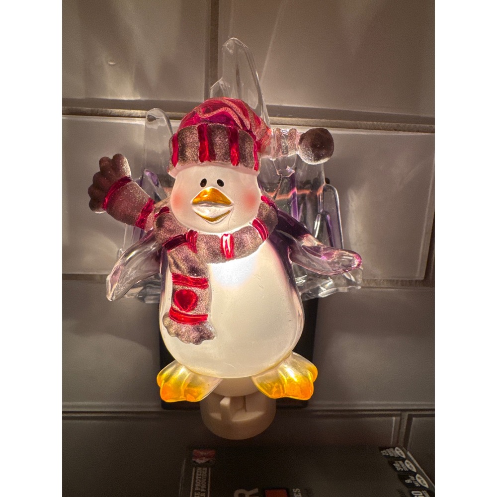 Penguin Winter Night Light Plug-in Glitter Hat Scarf Ice Mountain Decor
